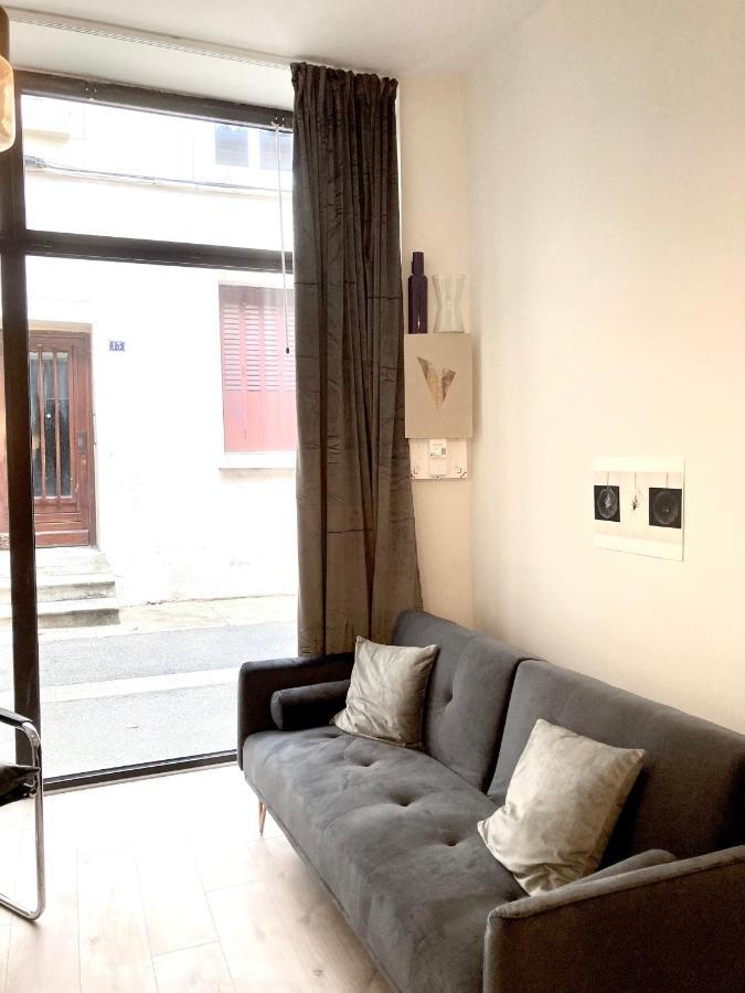 Serene Sixteen - Valence Centre Ville Luaran gambar