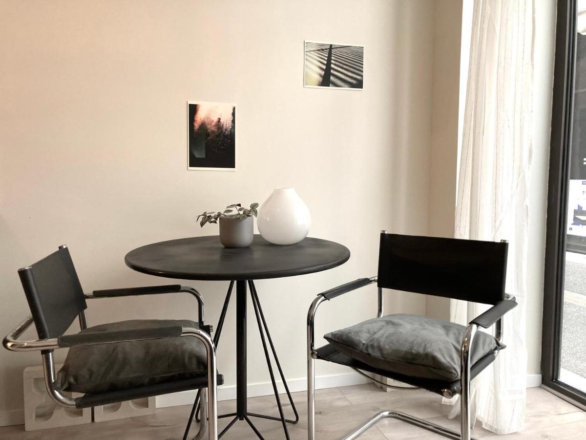Serene Sixteen - Valence Centre Ville Luaran gambar